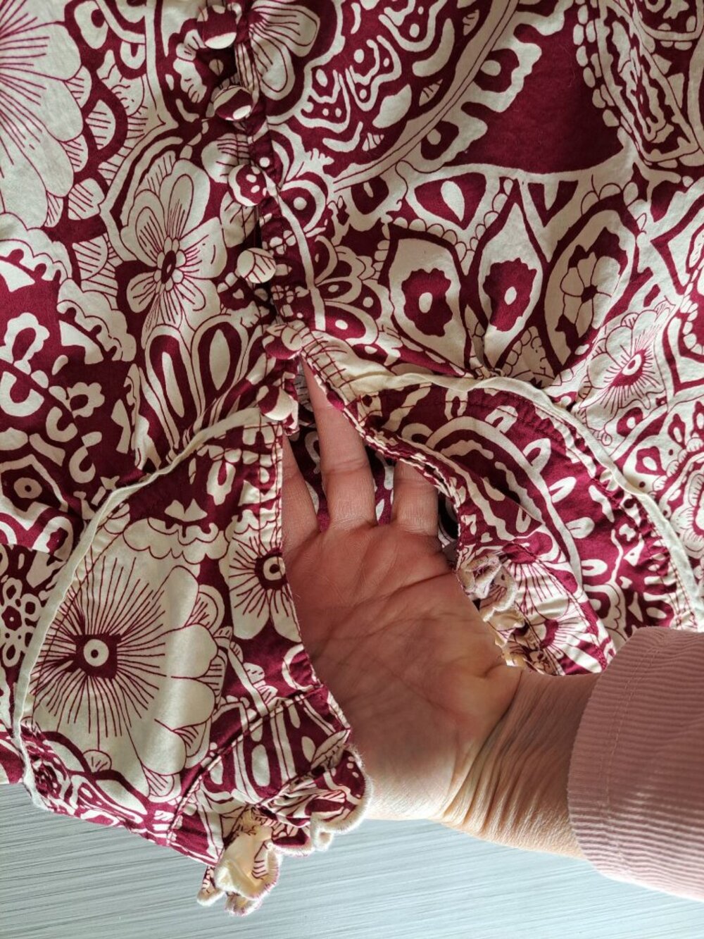 Umgee Burgundy Paisley Floral Print Boho Peasant Blouse Ruffle Sleeves Cotton M - Picture 4 of 9